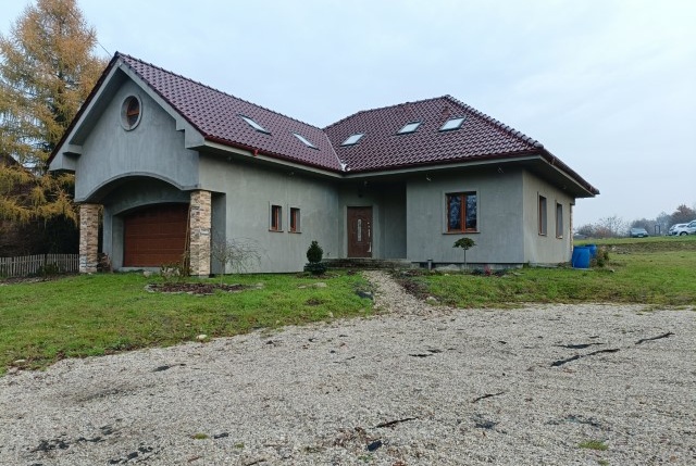 Dom na sprzedaż w Sulechów  Kije o powierzchni 161 mkw