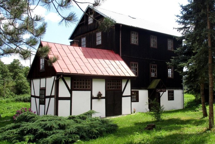 Dom na sprzedaż w Żmudź Pobołowice-Kolonia  o powierzchni 350 mkw