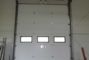 Komercja na sprzedaż Sieroszewice  829475