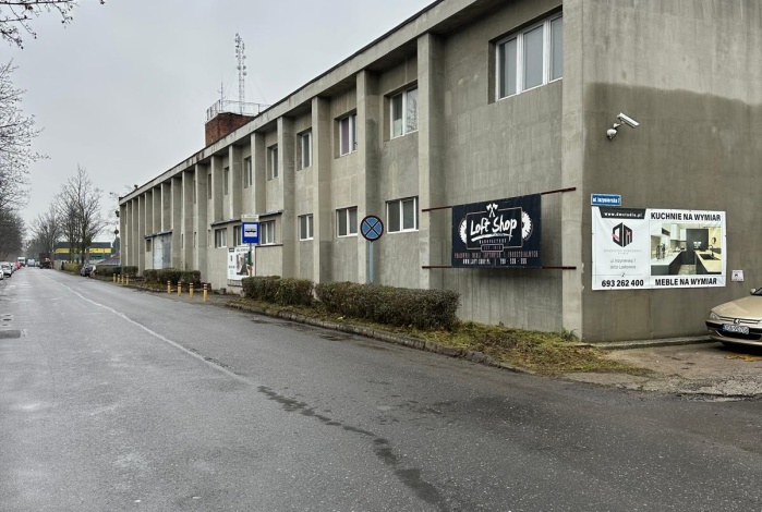 Komercja na wynajem w Jelcz-Laskowice  Inżynierska o powierzchni 1688 mkw