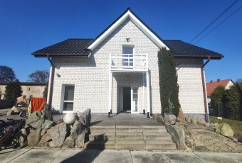 Dom na sprzedaż pakość  832530