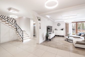 Dom na sprzedaż Rogów  832952