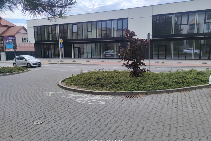 Komercja na wynajem w Piaseczno  Powstańców Warszawy 11 o powierzchni 110 mkw