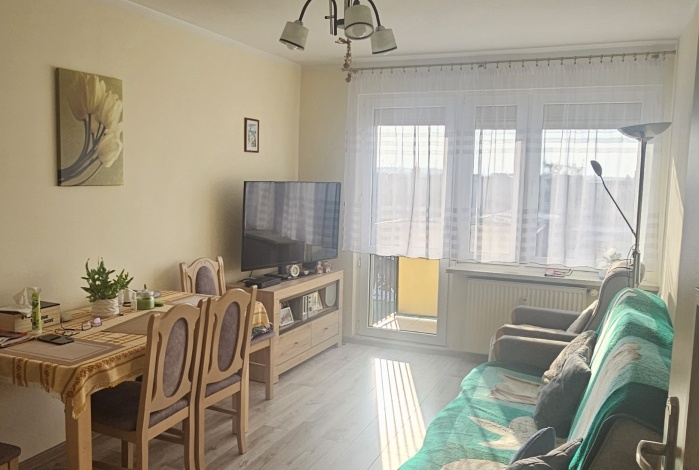 Mieszkanie na sprzedaż w Góra   o powierzchni 53 mkw