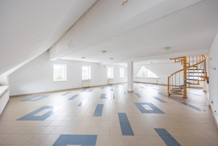 Komercja na wynajem w Warszawa Ursus Władysława Bełzy 4 o powierzchni 240 mkw