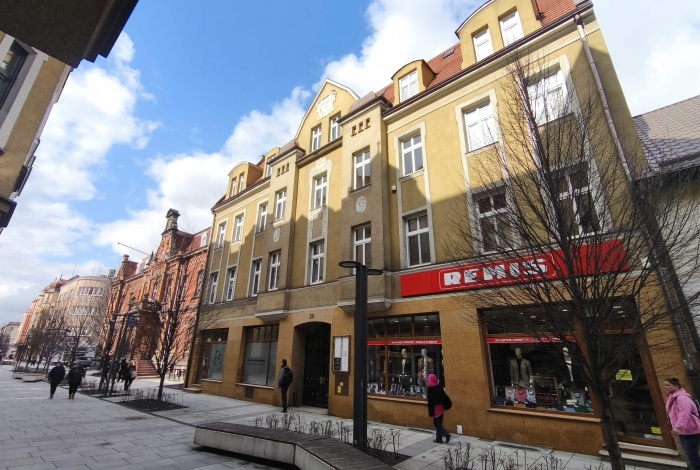 Dom na sprzedaż w Ostrów Wielkopolski Ostrów Wielkopolski Kolejowa 20 o powierzchni 958 mkw