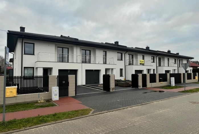 Dom na wynajem w Ożarów Mazowiecki  Hallera 12b o powierzchni 193 mkw